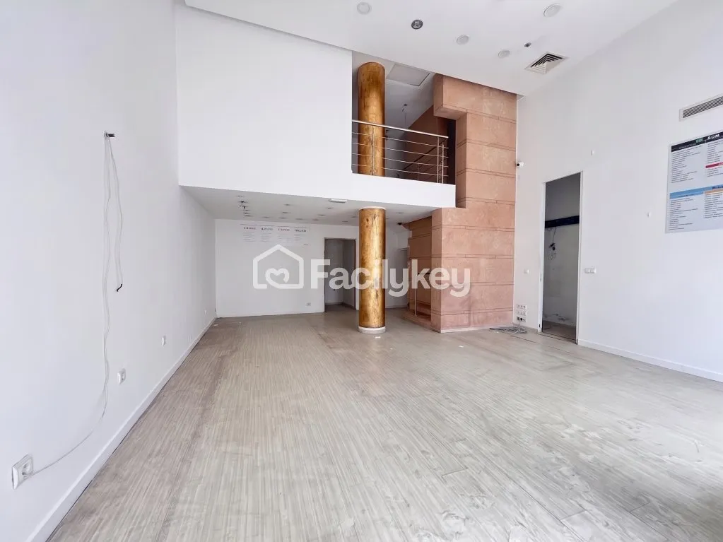 Local commercial de 69 m² à Casablanca - الدار البيضاء (3)