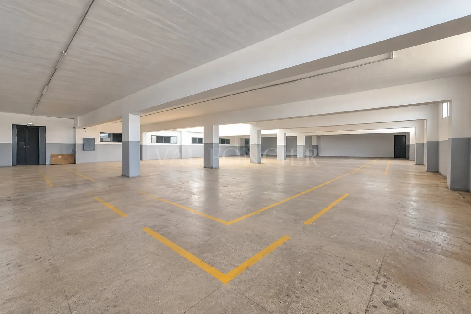 À louer – Local de 600 m² au 1er étage – Zone industrielle I2S1 - الدار البيضاء (2)