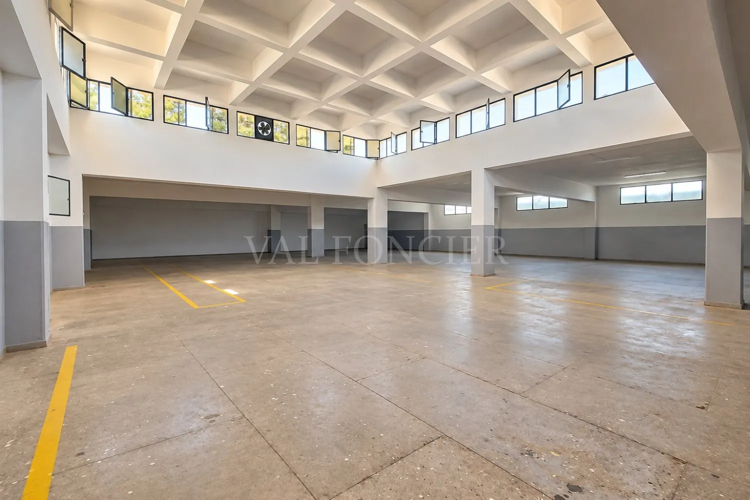 À louer – Local de 600 m² au 1er étage – Zone industrielle I2S1 - الدار البيضاء