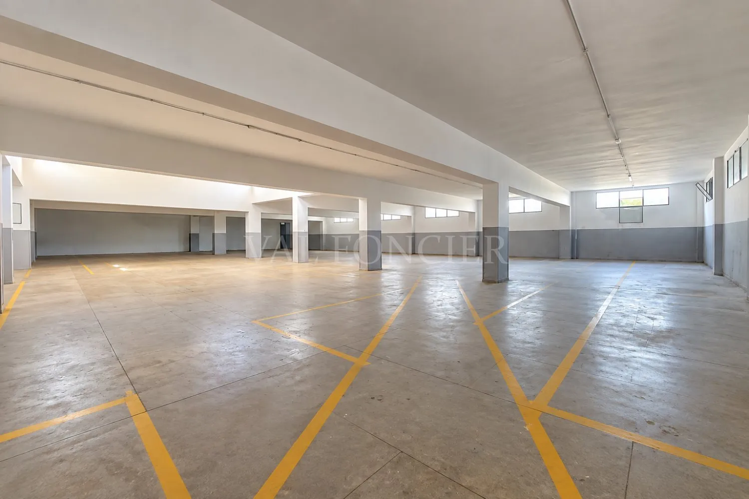 À louer – Local de 600 m² au 1er étage – Zone industrielle I2S1 - الدار البيضاء (3)