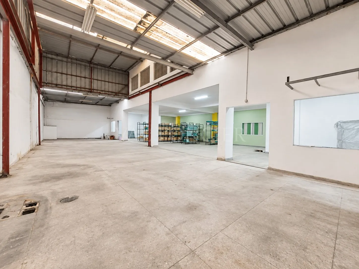 À vendre – Bâtiment industriel d’environ 2 640 m² – Sidi Bernoussi, Zone I2S1 - الدار البيضاء (2)