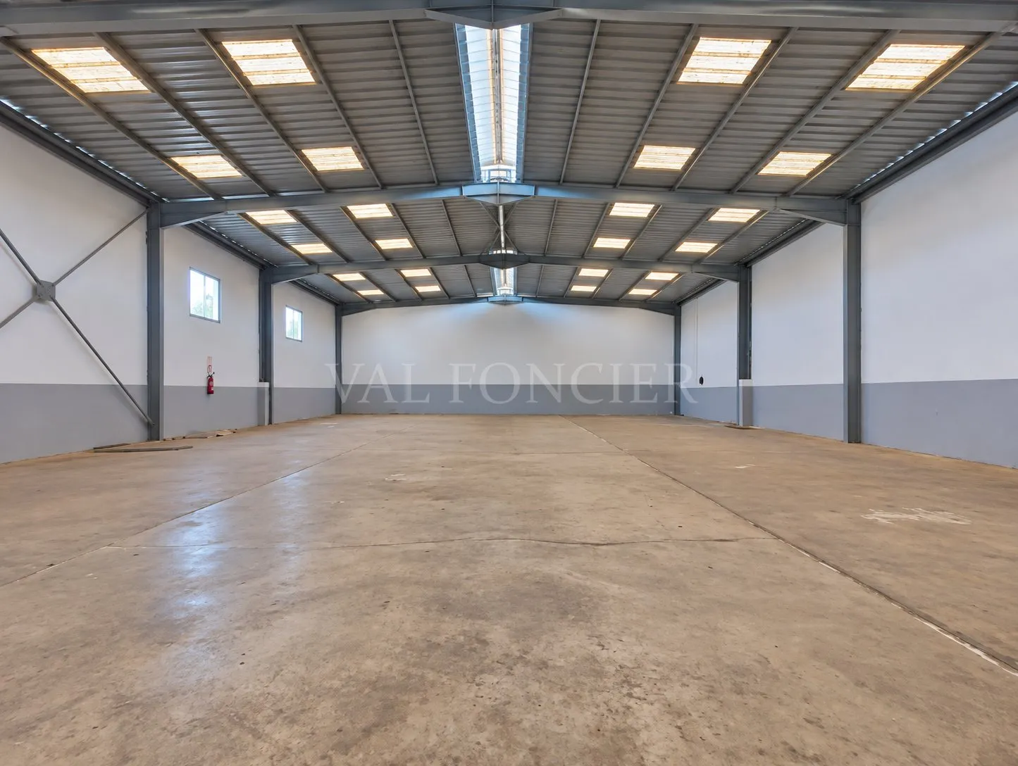 À louer – Local industriel d’environ 850m2 à Bouskoura - الدار البيضاء