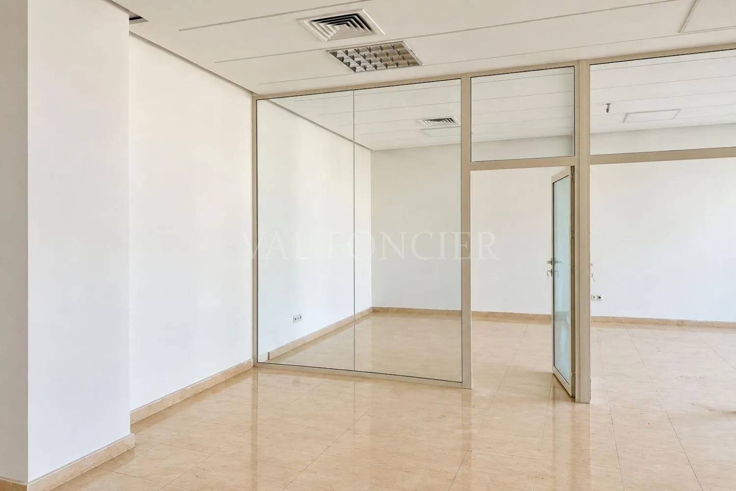 Location Bureau 79m2 avec place de garage Quartier des Hôpitaux, Casablanca - الدار البيضاء (4)