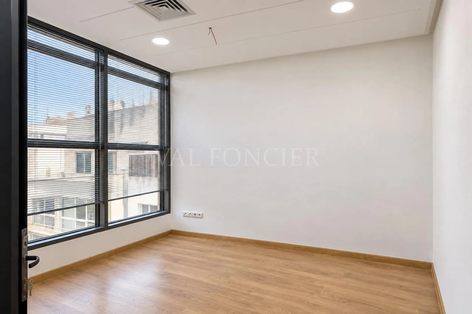 Location Bureau 71m2 avec place de garage Bd Abdelmoumen, Casablanca - الدار البيضاء (3)