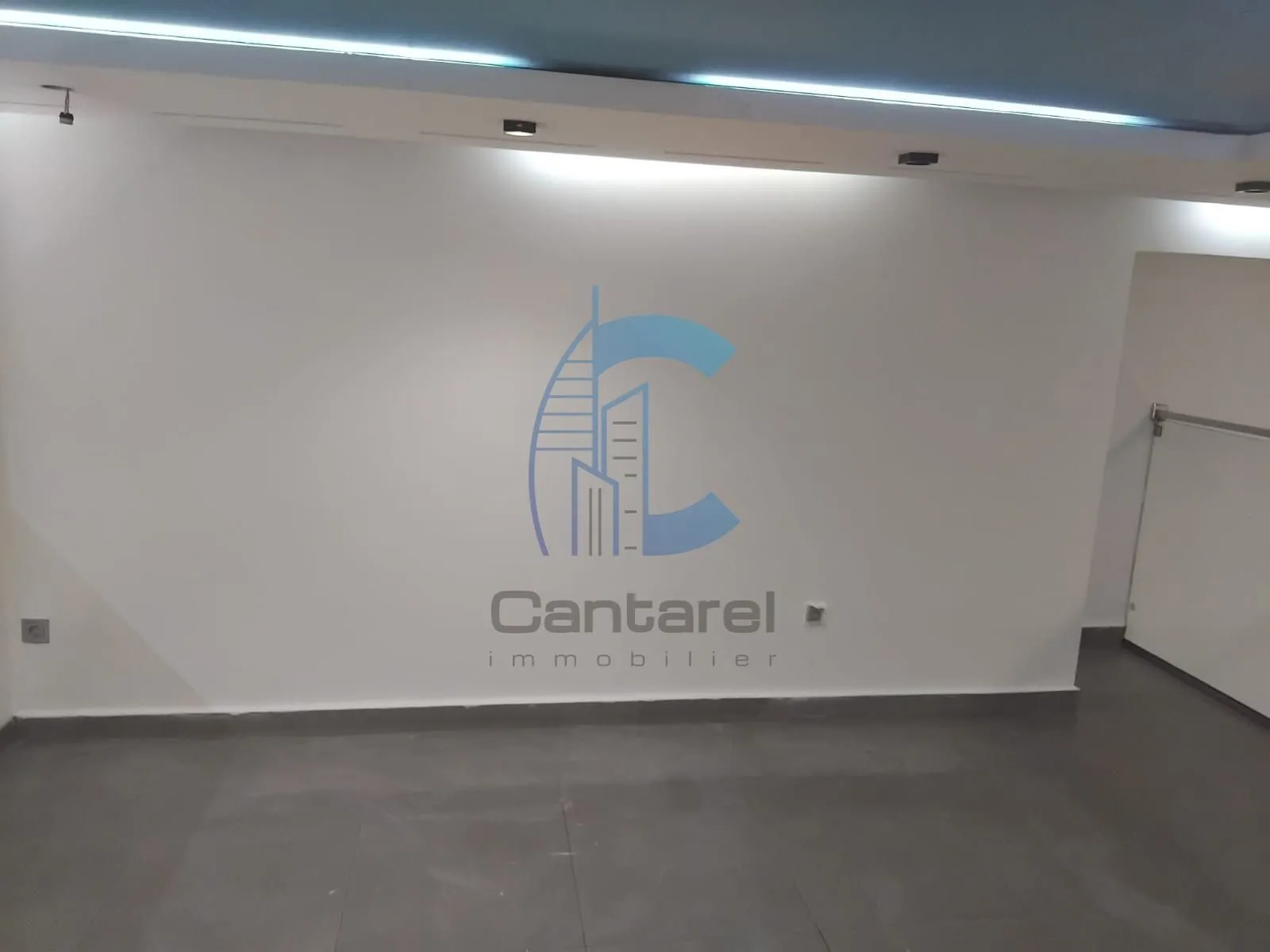 Location local commercial à racine - الدار البيضاء