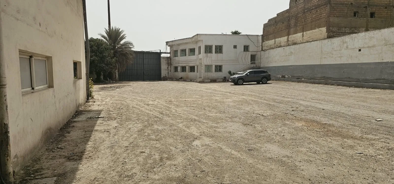 Usine industrielle de 5.800 m de surface de terrain dont 2.000 m de surface couverte + bureaux a la location en pleine zone industrielle de mediouna - الدار البيضاء (3)