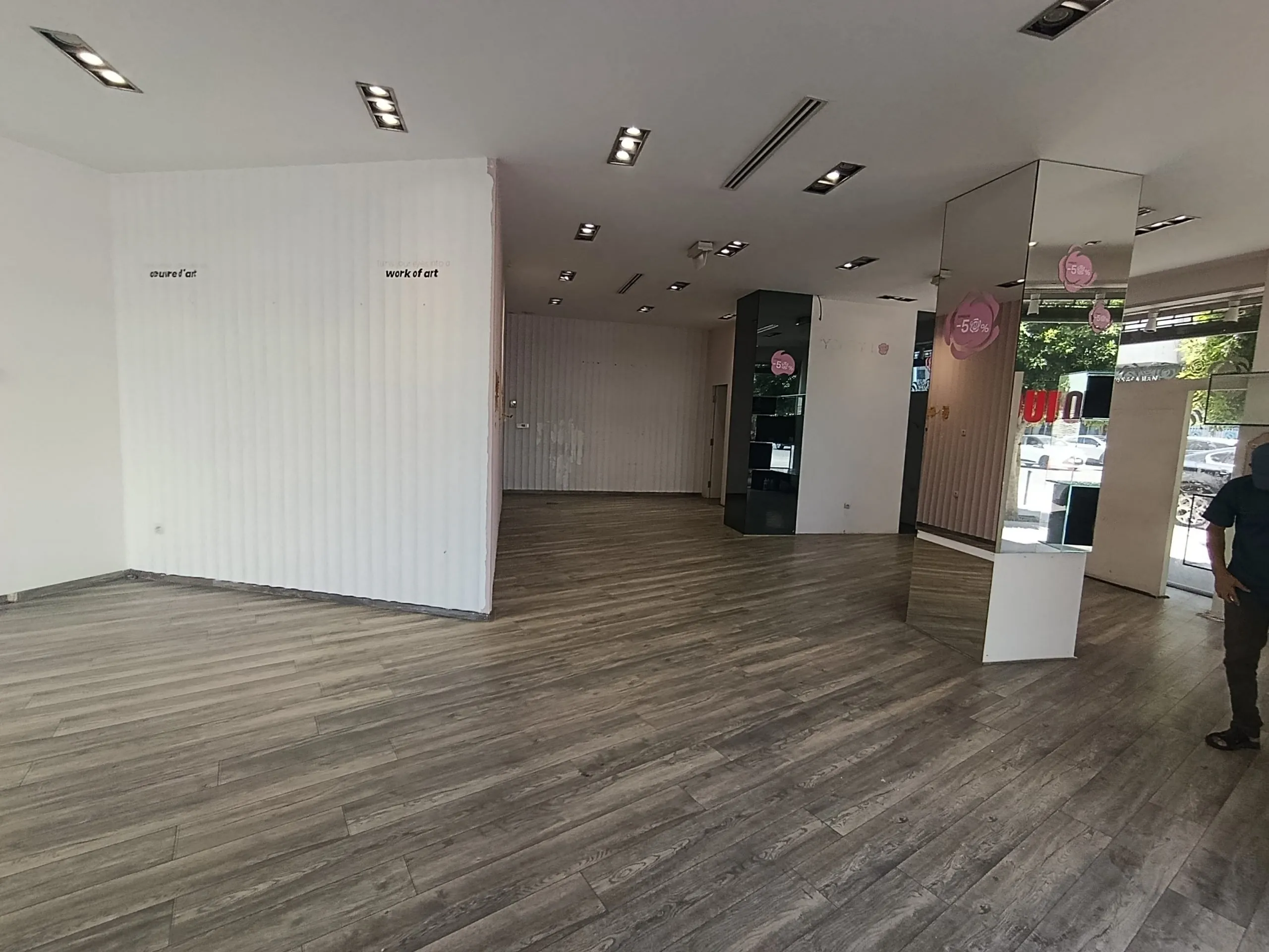 Magnifique Exclu : Local de 155m2 à la location en plein Bd Sijilmassi - Flagship - الدار البيضاء (2)