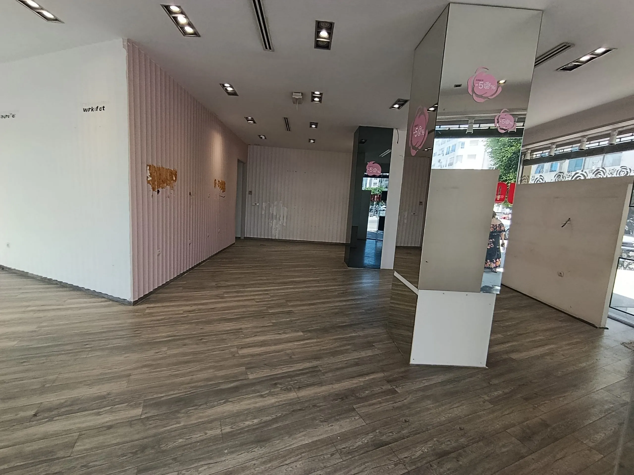 Magnifique Exclu : Local de 155m2 à la location en plein Bd Sijilmassi - Flagship - الدار البيضاء (3)