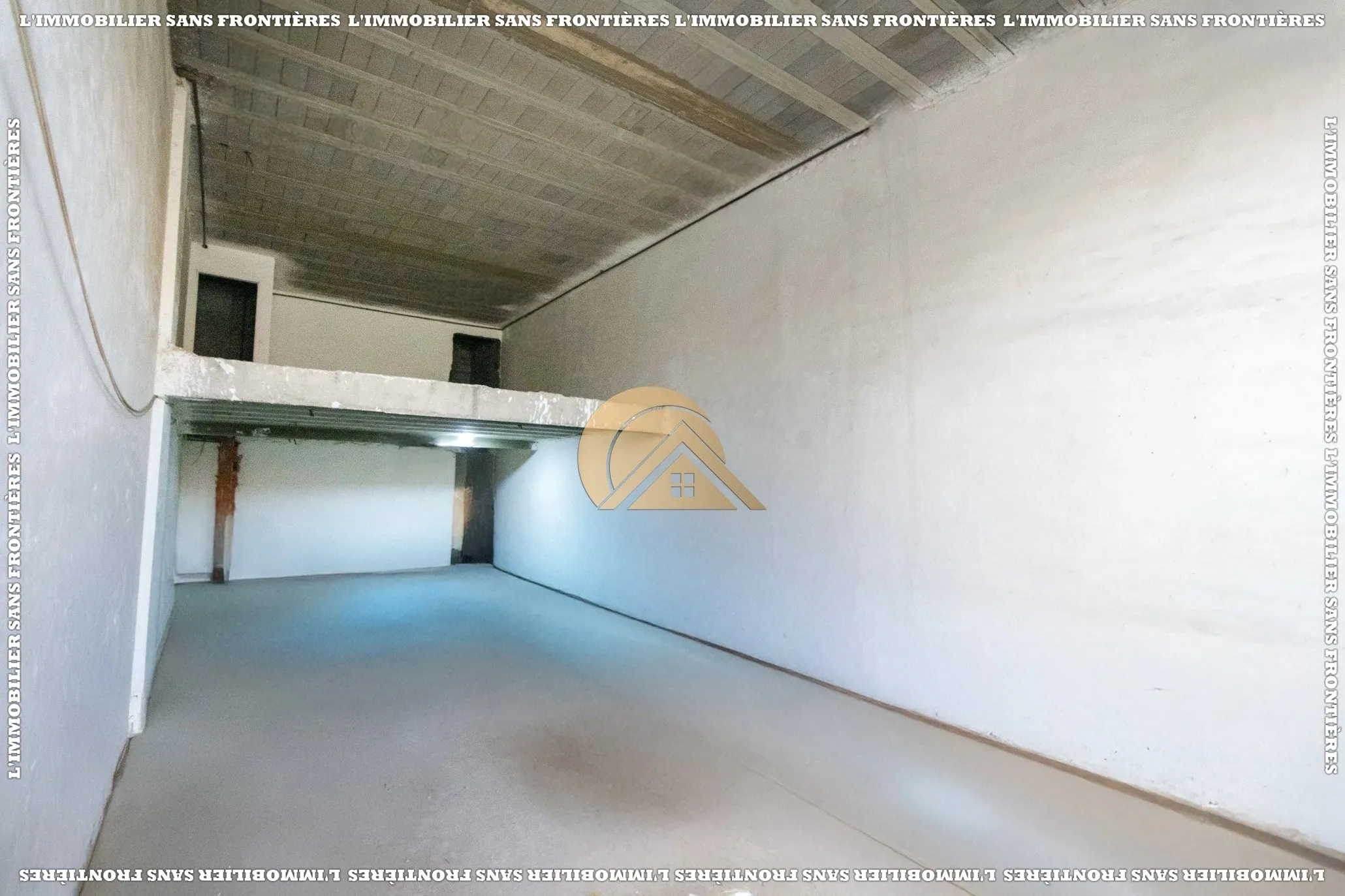 Local commercial à louer à la Route de Safi, Marrakech — Axe principal — RDC 87 m² + sous-sol 95 m² + mezzanine 47 m² - مراكش (2)