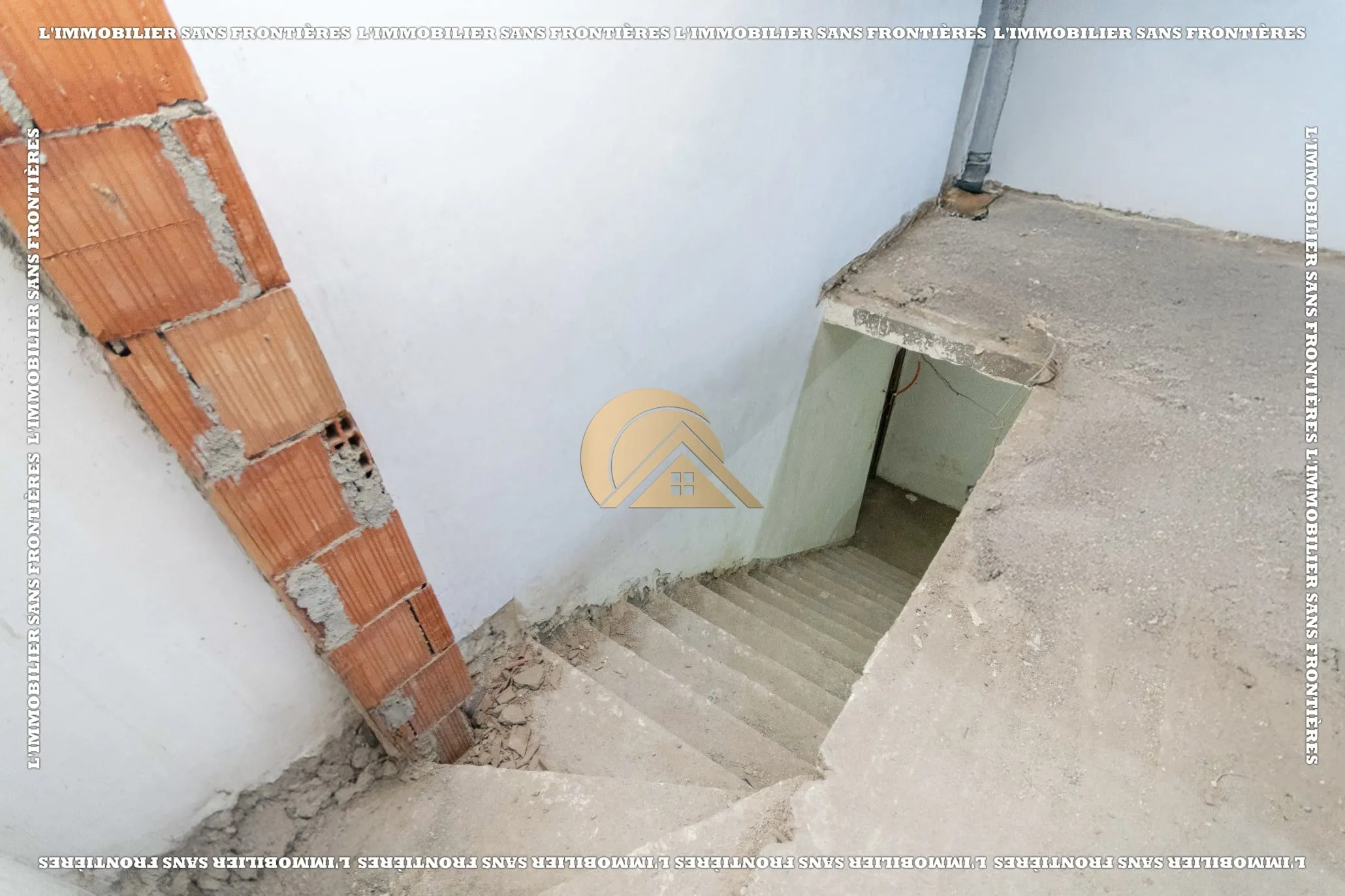 Local commercial à louer à la Route de Safi, Marrakech — Axe principal — RDC 87 m² + sous-sol 95 m² + mezzanine 47 m² - مراكش (3)