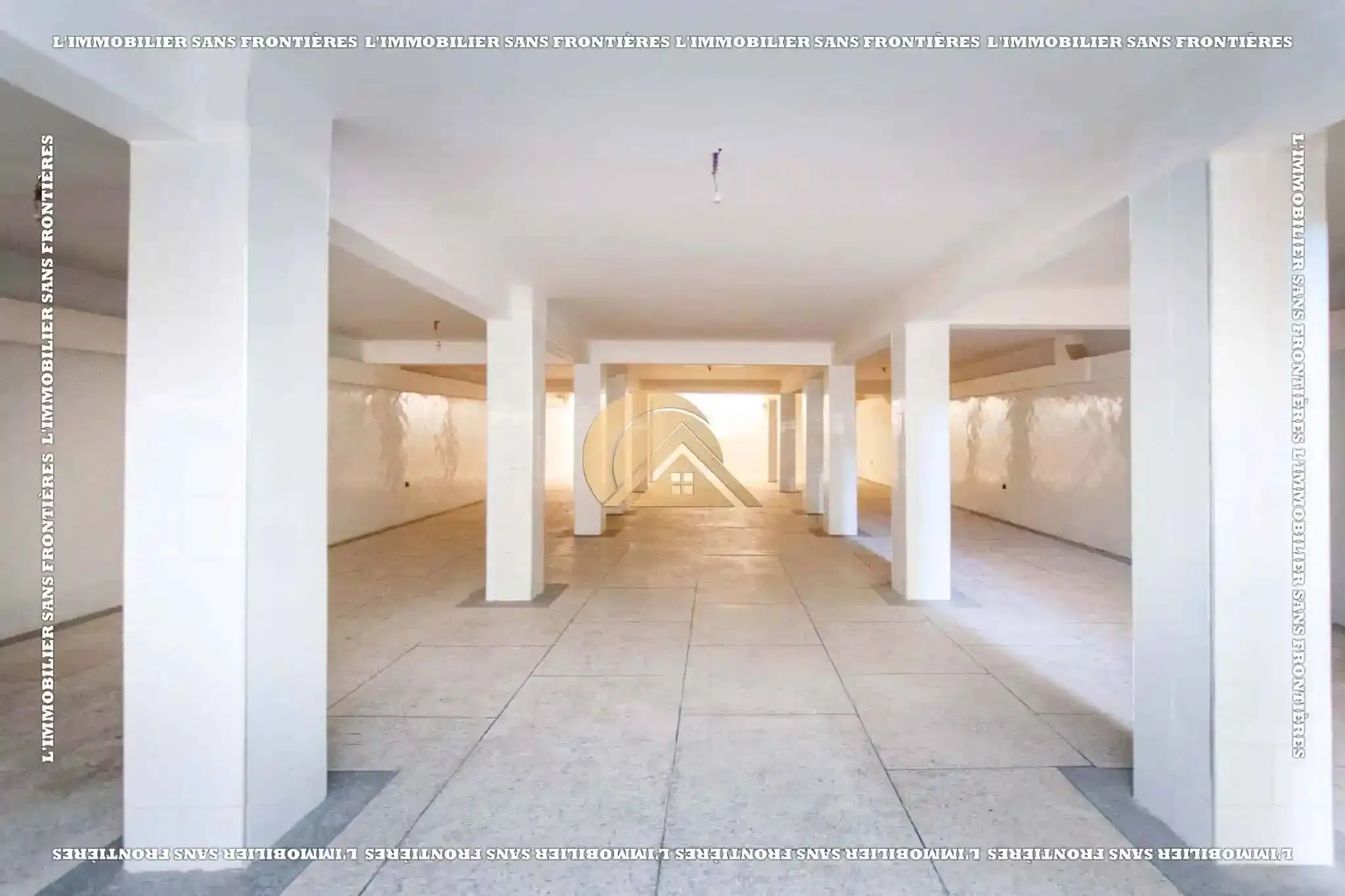 Local de stockage à louer à Sidi Ghanem, 300 m², Marrakech - مراكش (3)