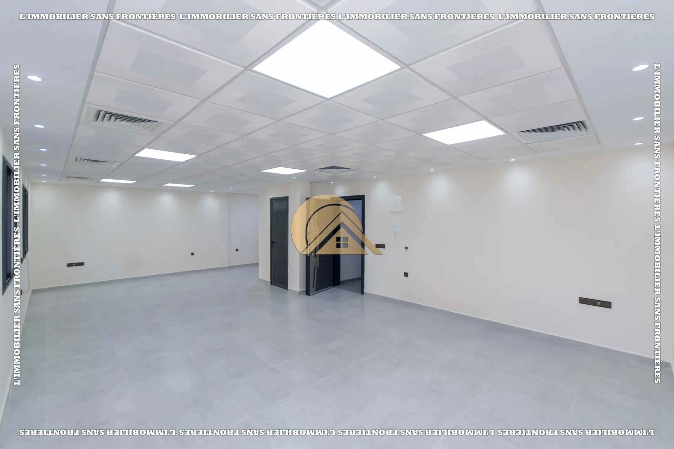 Plateau bureau de 85 m² à Al Massar – Espace professionnel avec salle de bains - مراكش (3)