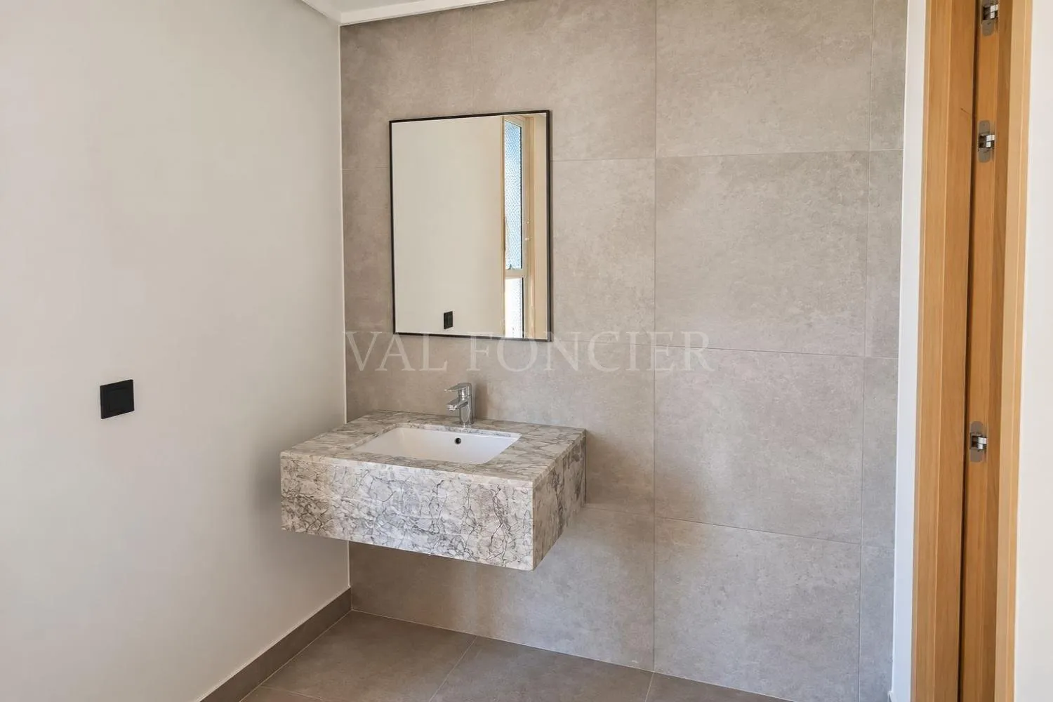 Location Bureau Neuf 180m2 avec Parking CFC, Casablanca - الدار البيضاء (4)