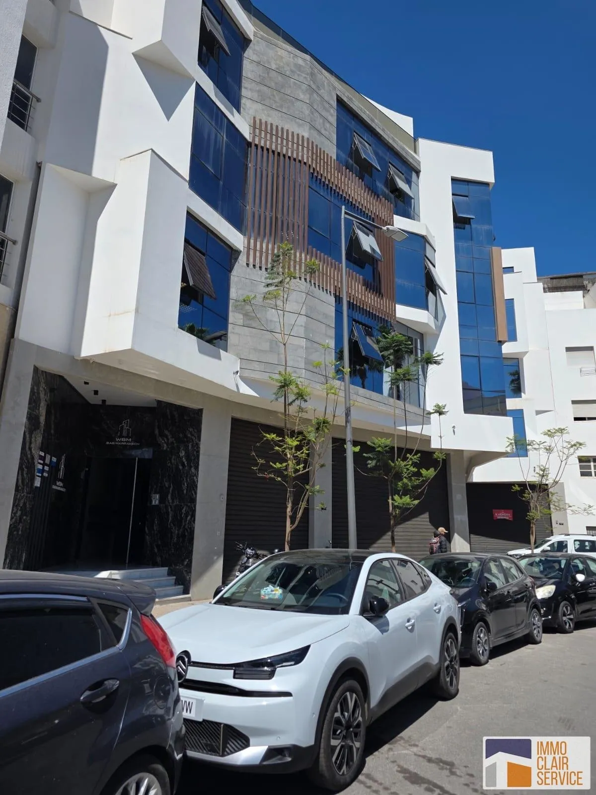 Location d'un bureau avec terrasse, deux façades. - الرباط