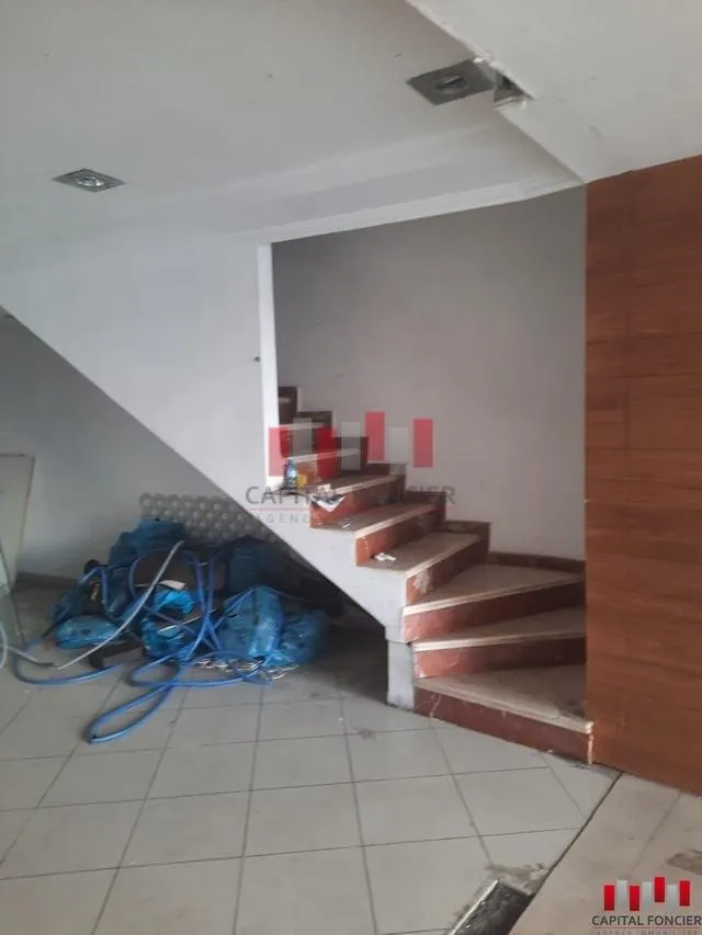 Local commercial premium en plein bld zerktouni  de 180 m2 a la location - الدار البيضاء (3)