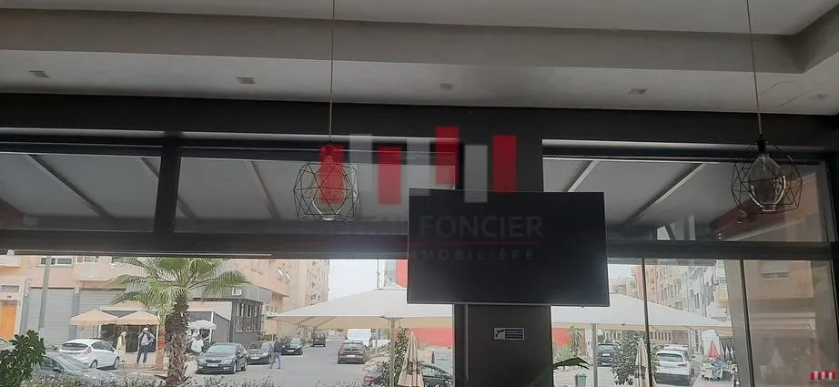 Café restaurant aménagé et équipé en plein quartier oulfa de 160 m  de surface exploitable a la location - الدار البيضاء (4)