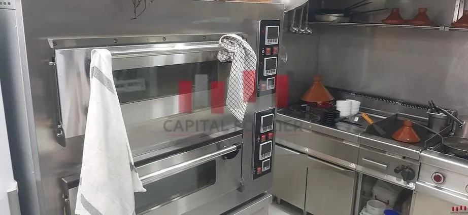 Café restaurant aménagé et équipé en plein quartier oulfa de 160 m  de surface exploitable a la location - الدار البيضاء (2)