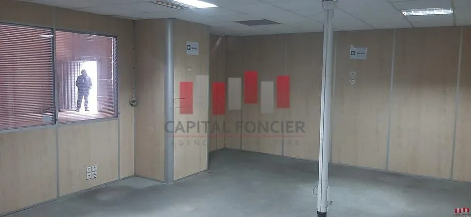 Hangar industriel aux normes internationales  de 750 m2 a ain sebaa a la location accès autoroutier immédiat - الدار البيضاء (4)