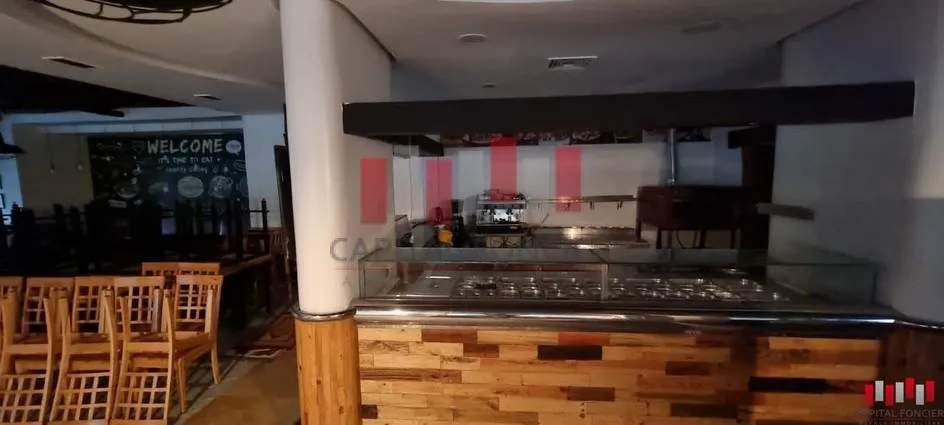 Restaurant aménagé et équipé de 260 m2 a la location quartier palmier - الدار البيضاء (3)
