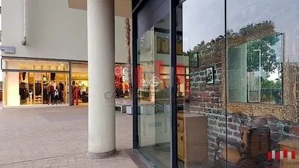 Local commercial en angle 2 facades en plein bld quartier 2 mars de 133 m a la location - الدار البيضاء
