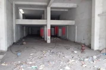 LOCAL COMMERCIAL 443 m RDC + 227 m en soupente Quartier les hopitaux - الدار البيضاء