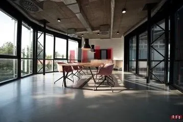 Villa commerciale angle en plein bld driss slaoui de 644 m de surface exploitable sur 4 niveaux a la location - الدار البيضاء