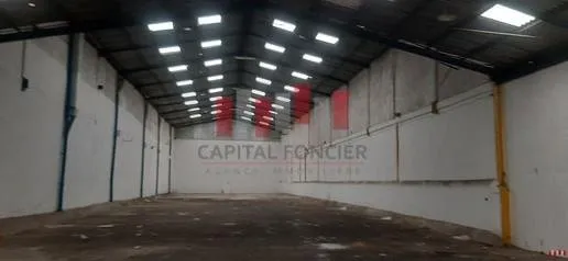 Depot industriel de 1350 m en plein bld chefchaouni a la location activité stockage - الدار البيضاء