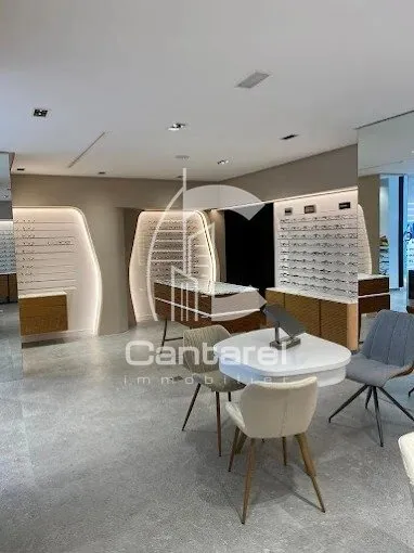 BEAU LOCAL ANGLE EN LOCATION -RACINE - - الدار البيضاء