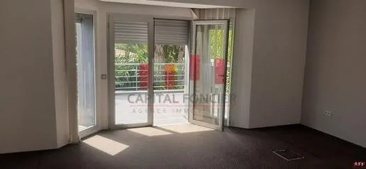 Villa a usage professionnel a oasis de 410 m de surface utile a la location - الدار البيضاء
