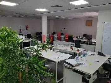Villa moderne a usage professionnel aménagé de 820 m2 quartier palmier a la location - الدار البيضاء