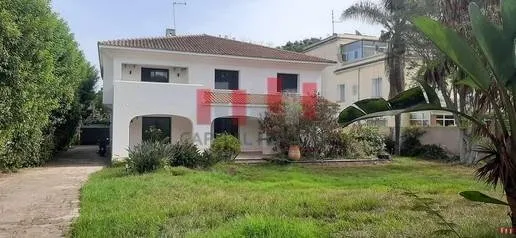 Villa a usage professionnel ou commercial 900 m de surface exploitable a la location en plein bld Kennedy - الدار البيضاء