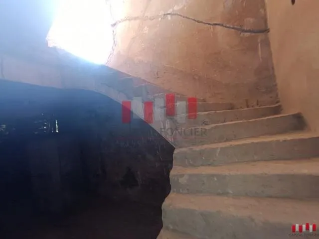 Bâtiment commercial de 1200m2 à la location Californie - الدار البيضاء (2)