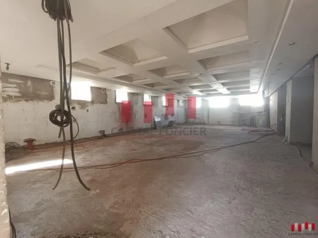 Bâtiment commercial de 1200m2 à la location Californie - الدار البيضاء (4)