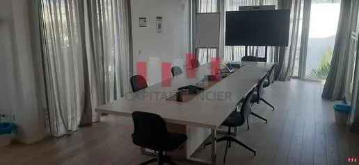 Villa a usage professionnel aménagé de 643 m de surface exploitable en plein quartier anfa a la location - الدار البيضاء