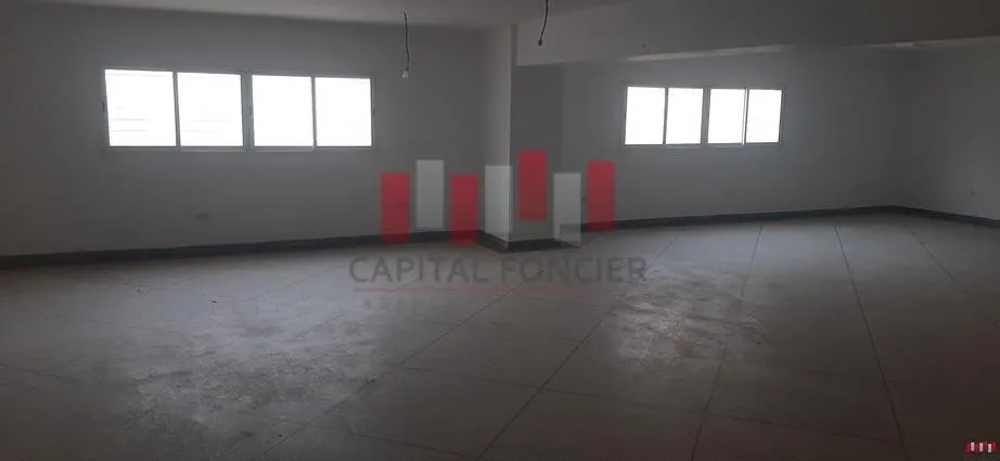 Usine industrielle de 900 m de surface utile R+1 + sous sol a la location  zone industrielle dar bouazza - الدار البيضاء (3)