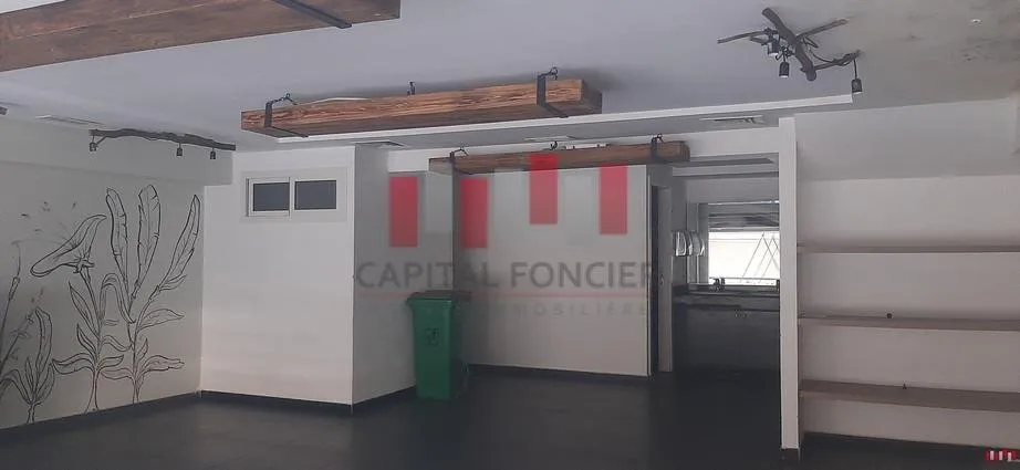 Restaurant aménagé et équipé en plein quartier gauthier de 140 m2   a la location - الدار البيضاء (3)