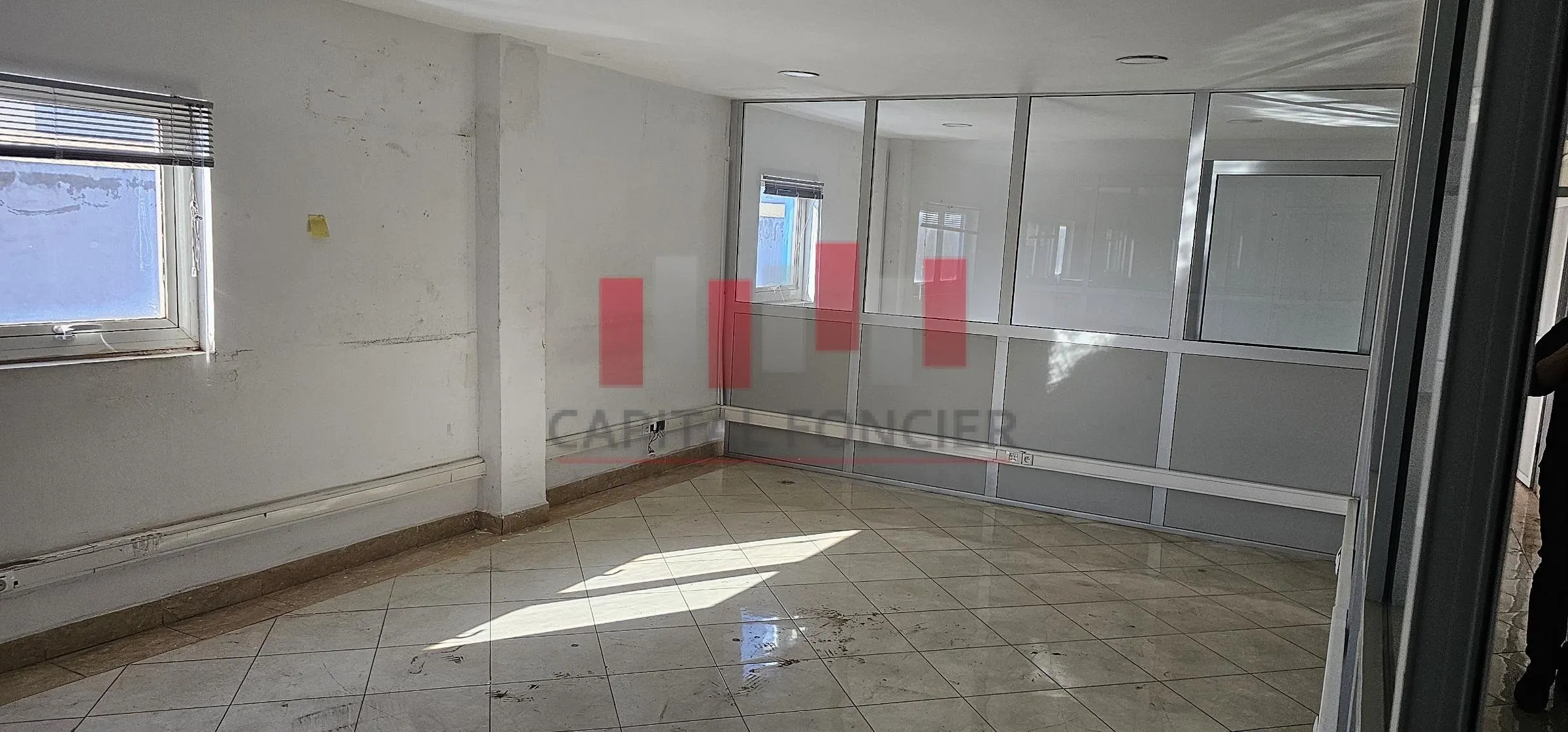 Location Local_industriel 850 m2 Zone industrielle Bouskoura usage stockage uniquement - الدار البيضاء (2)