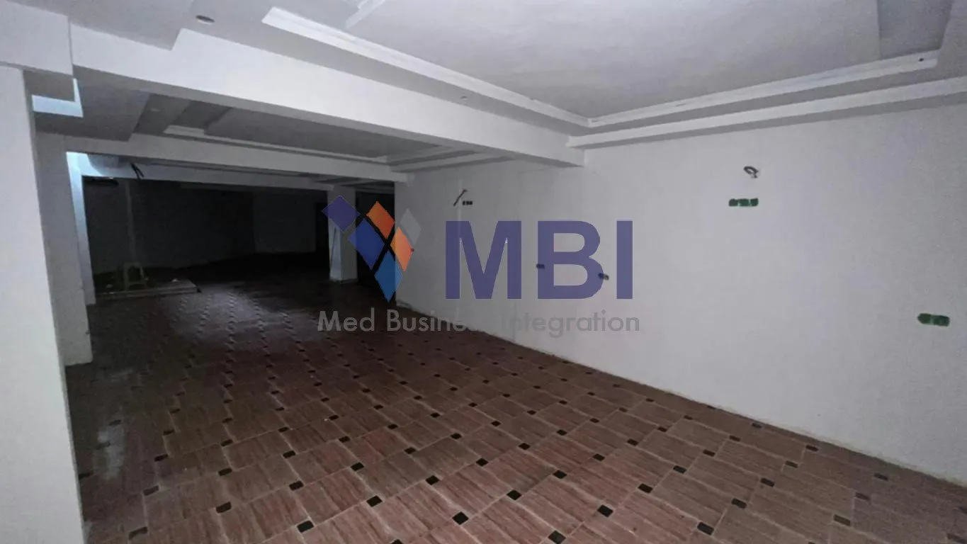 Local commercial à louer sur boulevard – L.C.A.2170 - طنجة (3)
