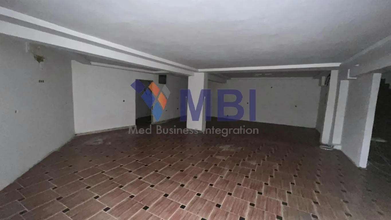 Local commercial à louer sur boulevard – L.C.A.2170 - طنجة (2)