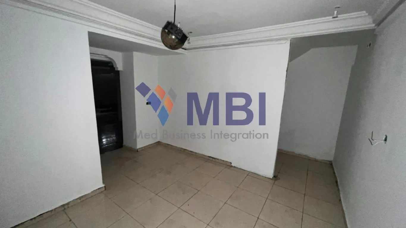 Local commercial à louer sur boulevard – L.C.A.2170 - طنجة (4)