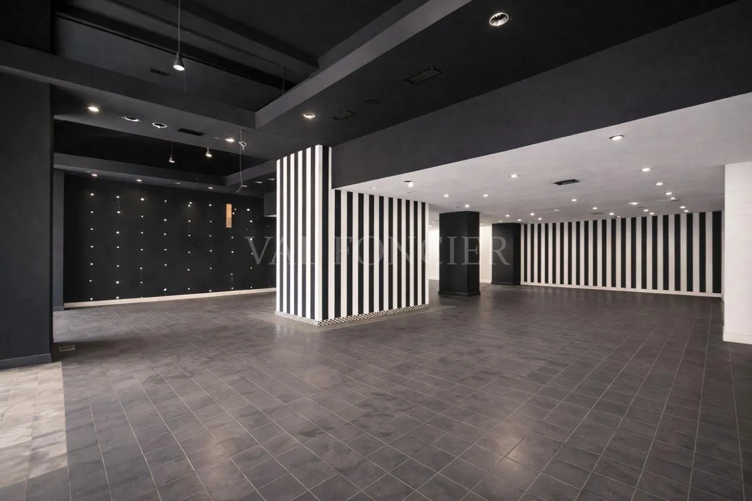 Local commercial à louer 214m2 – Forte visibilité - Bd Ghandi, Casablanca - الدار البيضاء (2)