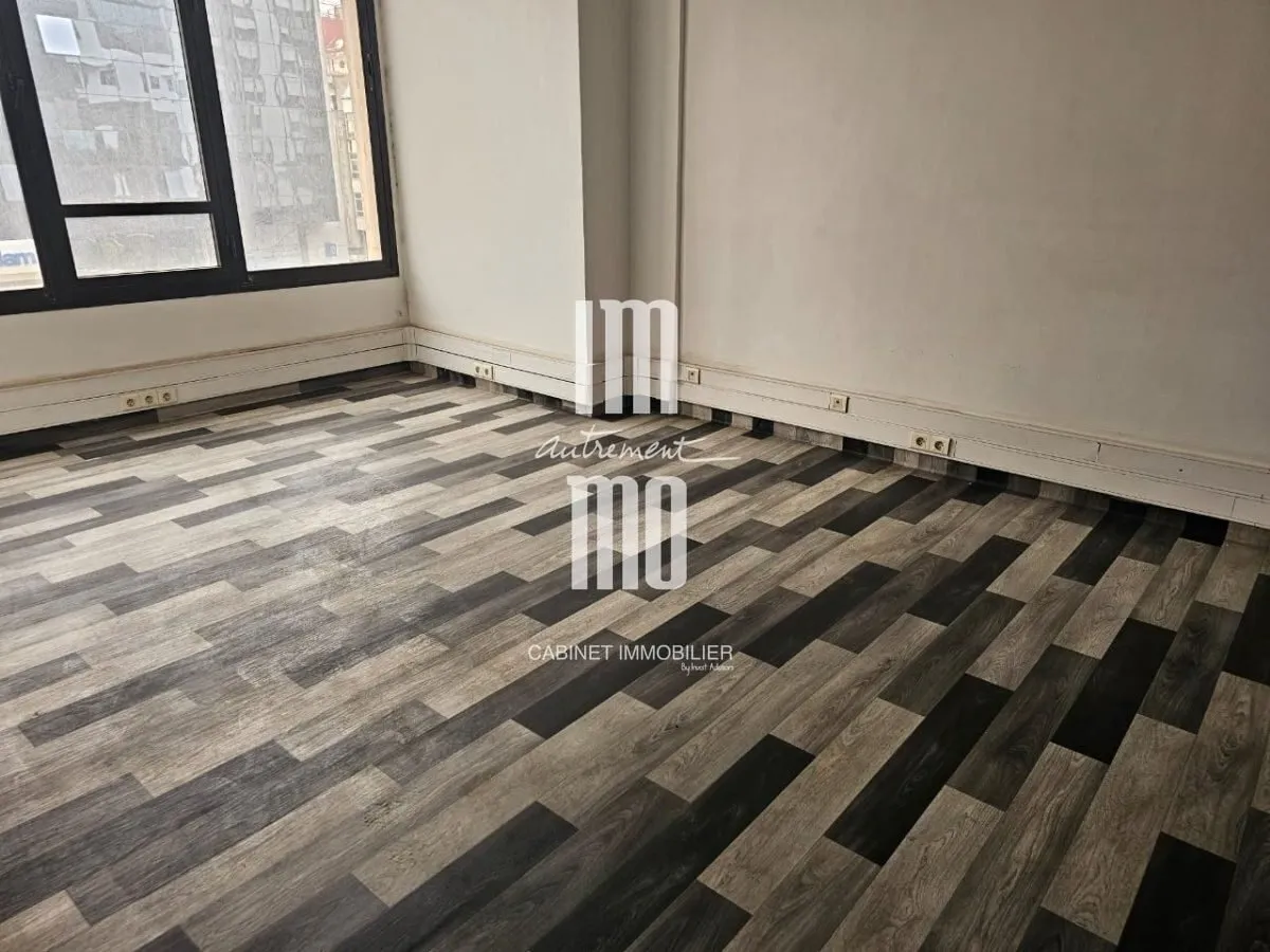 À LOUER – PLATEAU DE BUREAU 160 M² - الدار البيضاء (2)