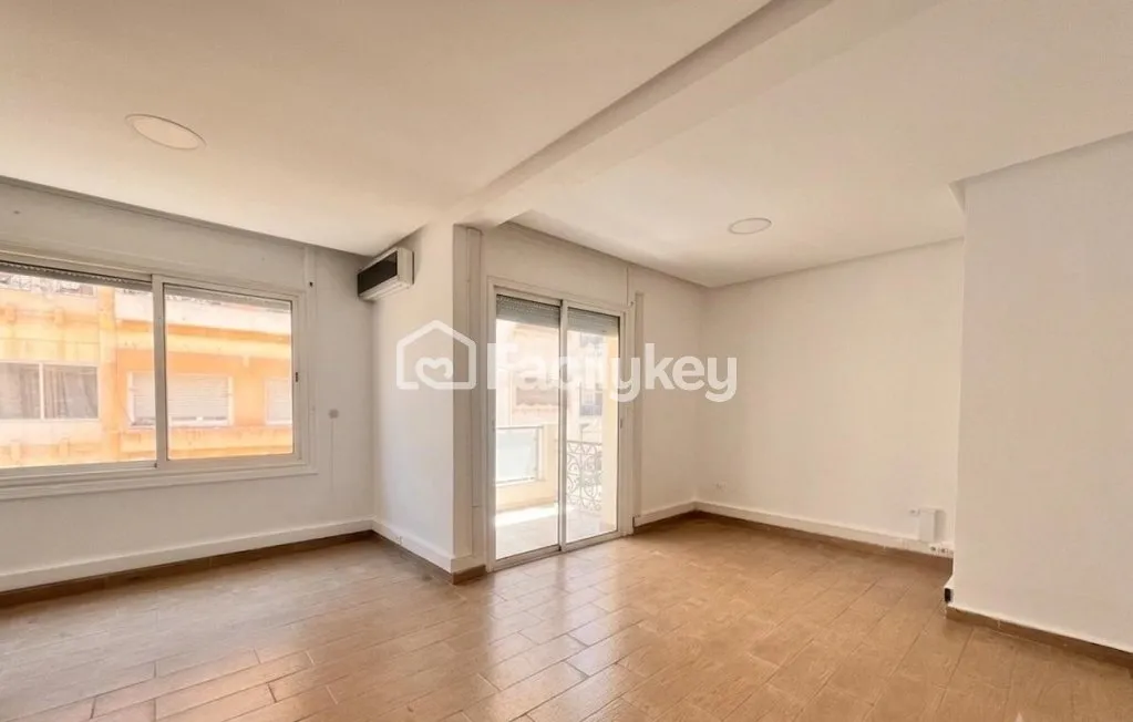 Bureau de 107 m² à Casablanca - الدار البيضاء (2)