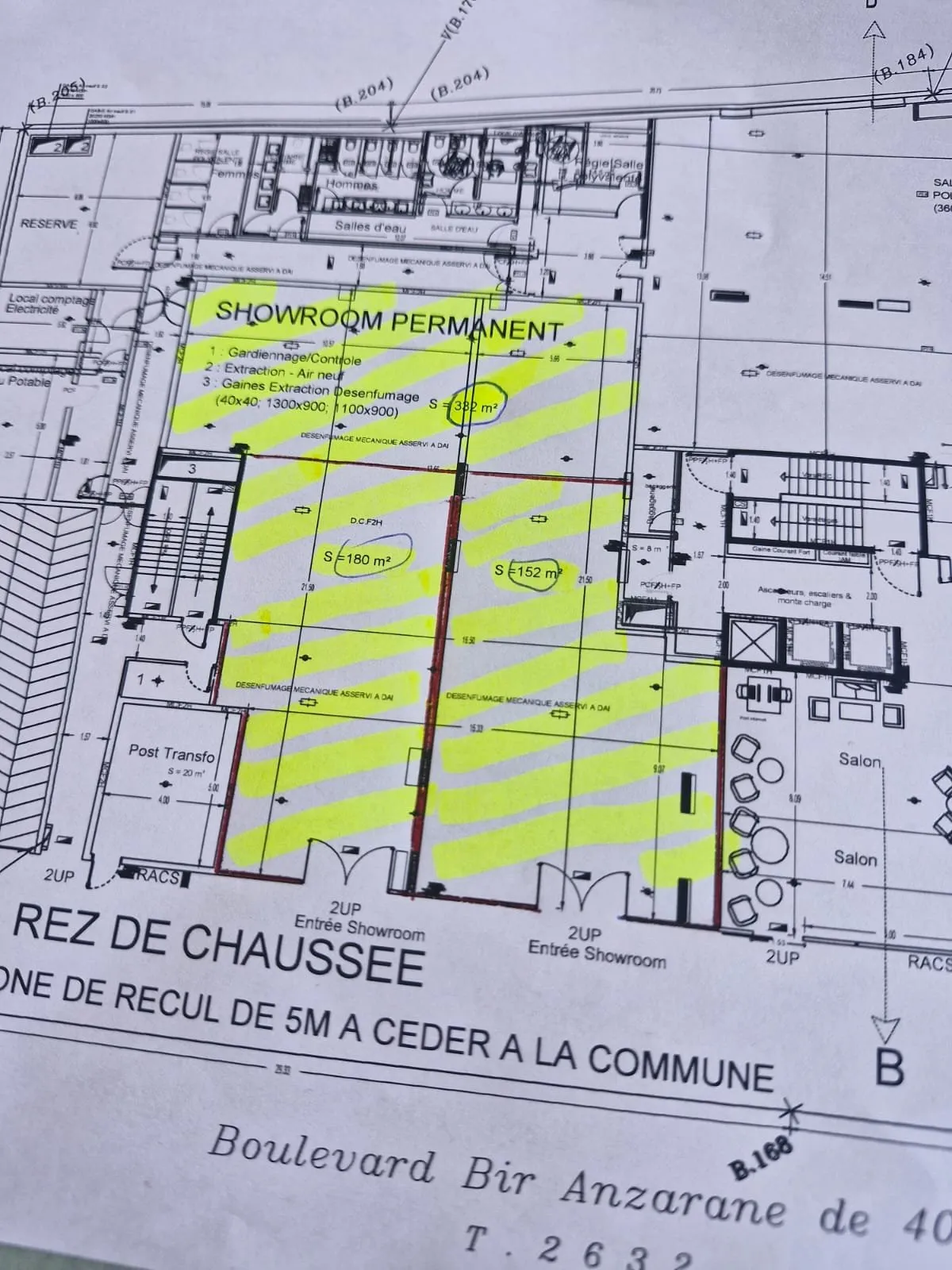 Local commercial de 332m2 à location Bd Bir Anzarane - الدار البيضاء