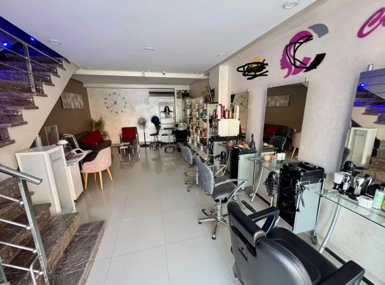 Centre d'esthétique SAROUT à vendre 74 m² Rte de Safi - مراكش
