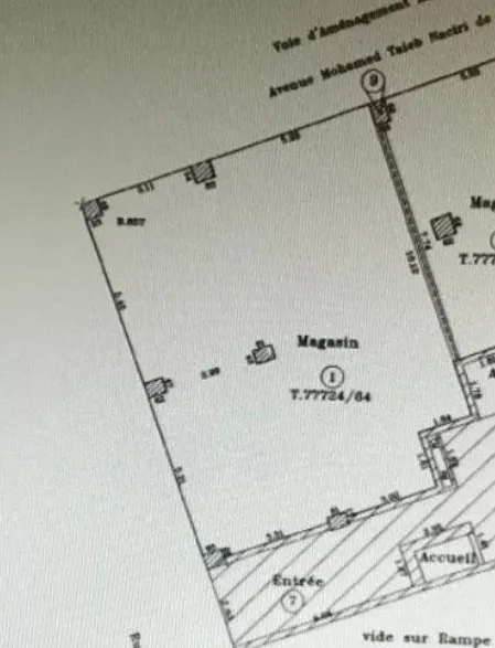 Local commercial d'angle avec une visibilité extrême de 163m2 à la location - Bon côté Oulfa - الدار البيضاء