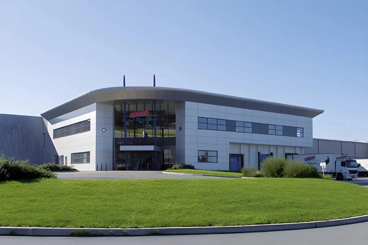 Bâtiment industriel neuf de 2.900 m de surface utile a la location situé zone industrielle Ain Sebaa - الدار البيضاء