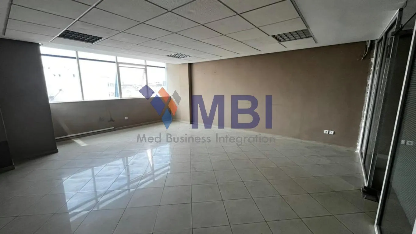 Bureaux Professionnels à louer au Centre-Ville L.C.A.2187 - طنجة (3)