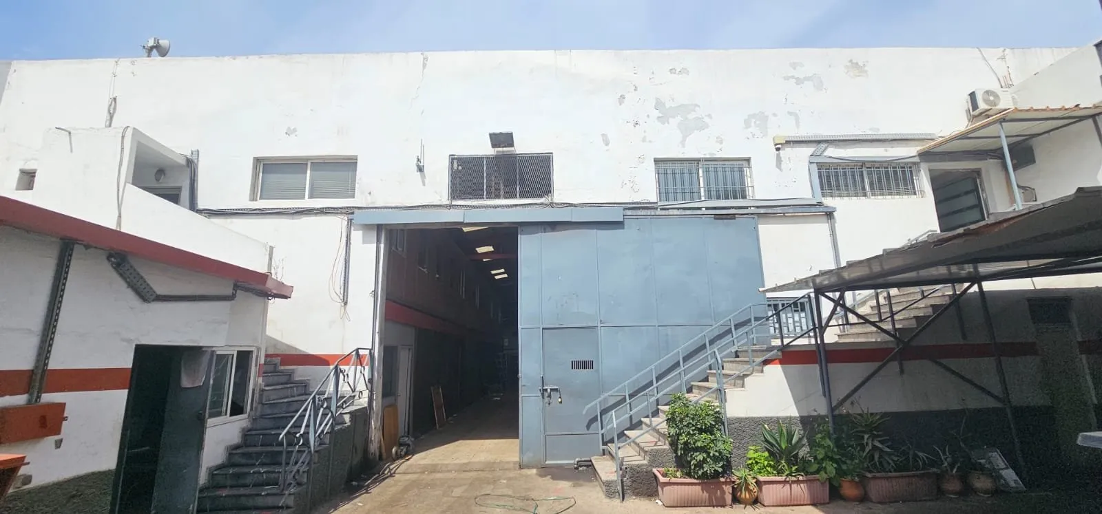 Hangar industriel neuf aux normes internationales de 1350 m de surface utile a la location a ain sebaa - الدار البيضاء (2)