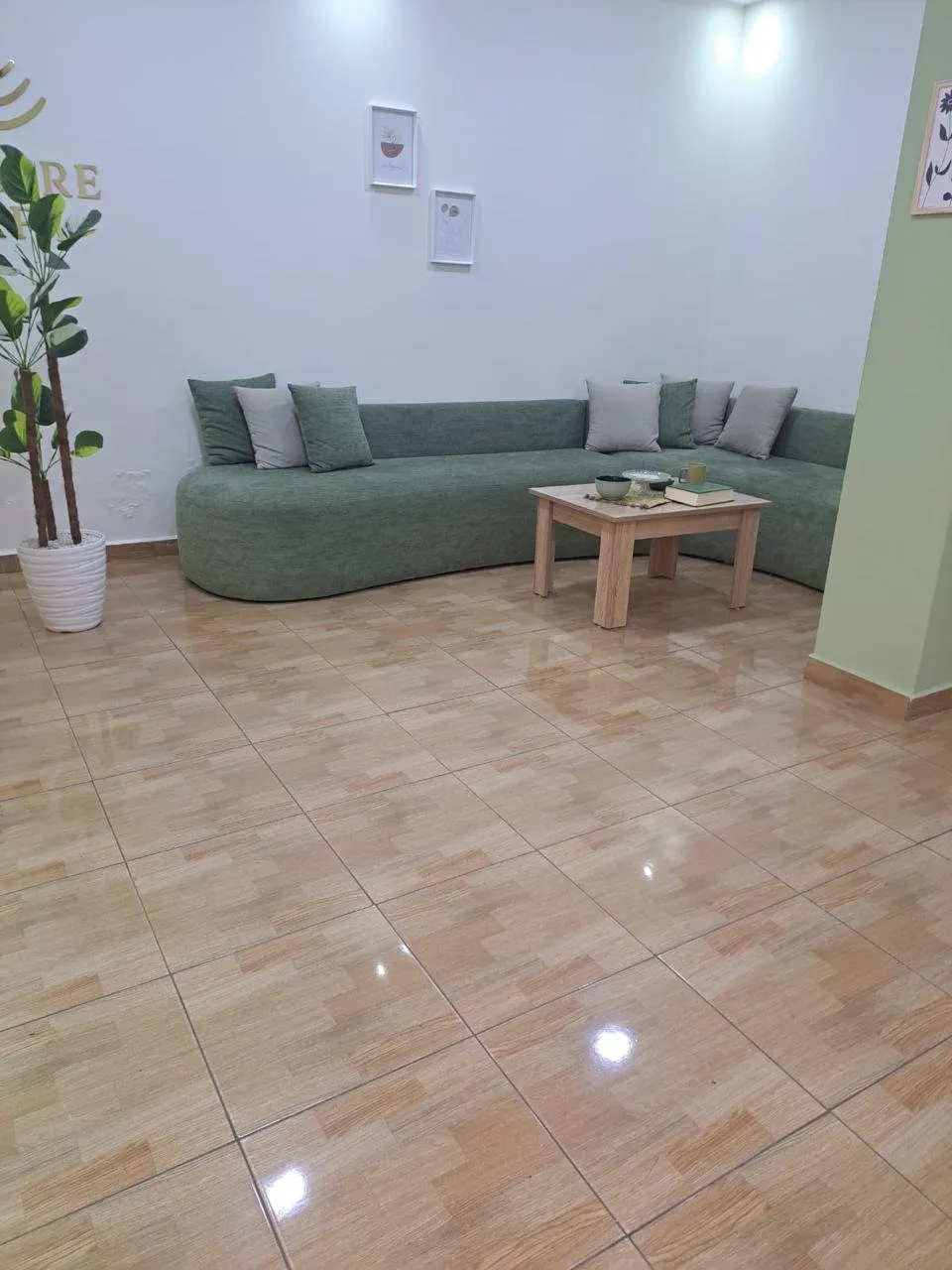 Salon d'est thèque à louer 60 m² Gueliz - مراكش (3)